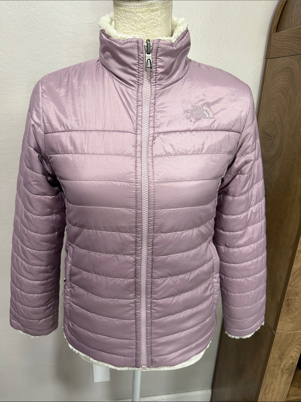 The North Face Kids Mossbud reversible Puff Jacket in Mauve Large 14/16